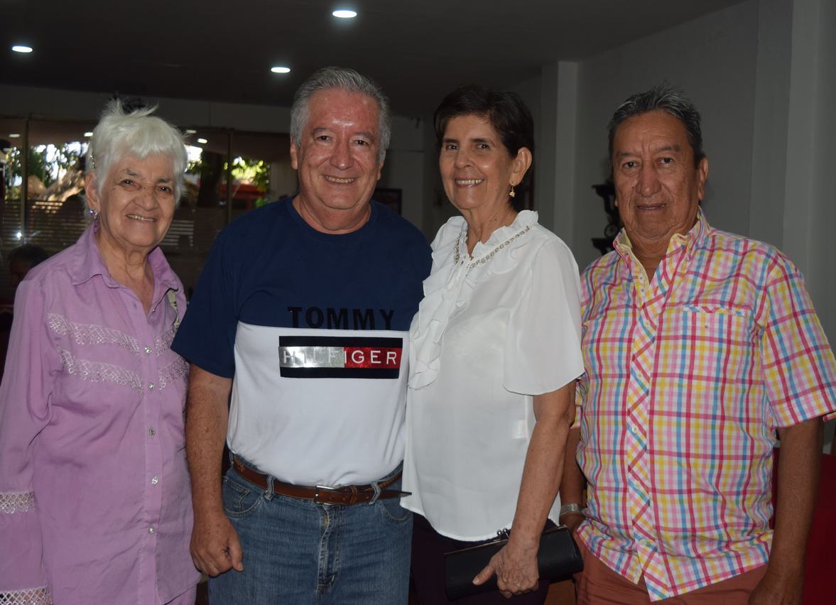Lina María Hernández de Hoyos, el homenajeado Fabio Martínez, María Helena Coronado y Luis Eduardo Pérez González.
